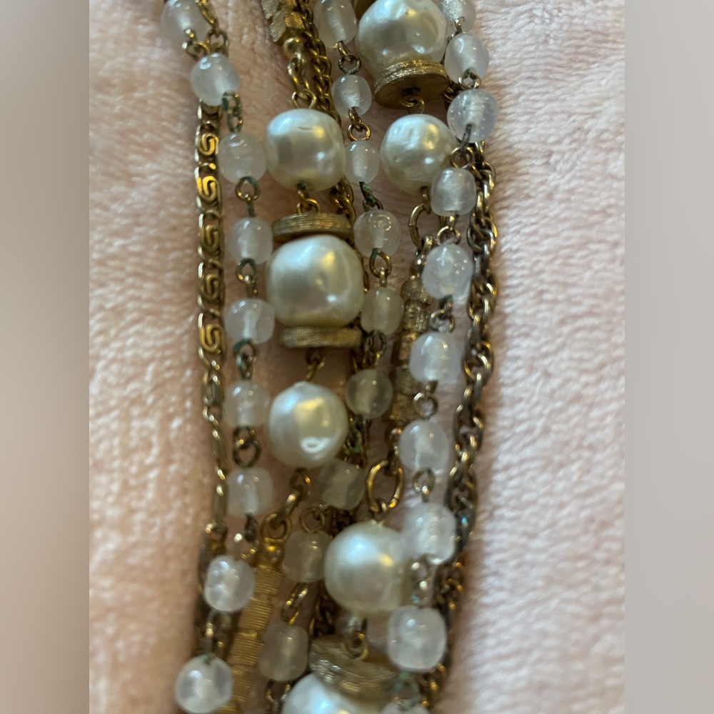Vintage Coro Multi Strand Antiqued Gold and White Beads Necklace - Picture 9 of 10